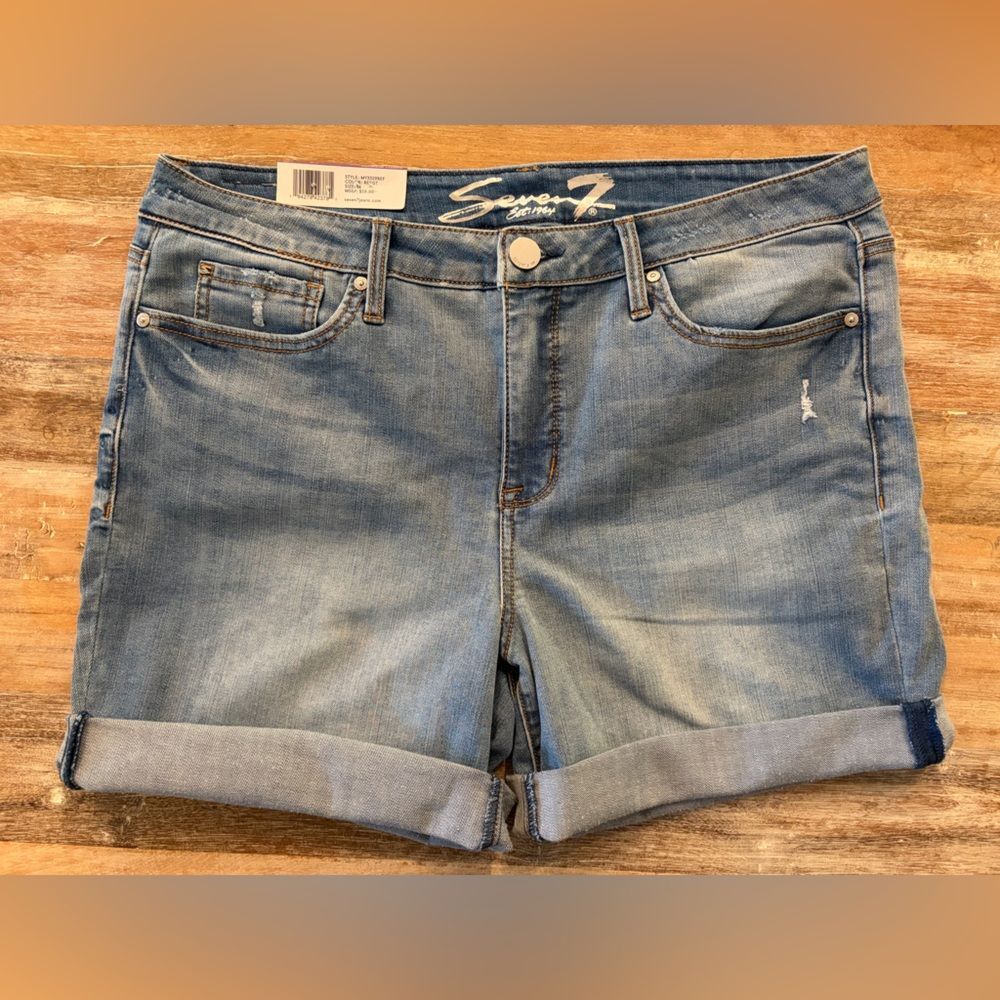 Seven7 Bermuda Sunset 9” Inseam Women's Light Blue Denim Roll-Cuff Shorts, Sz 16